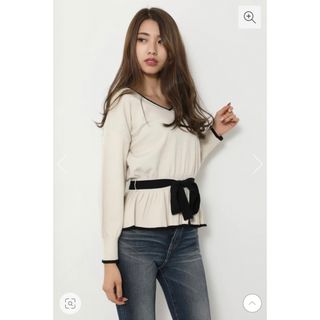 リエンダ(rienda)のrienda Bicolor Peplum Knit TOP ニット　アイボリー(ニット/セーター)