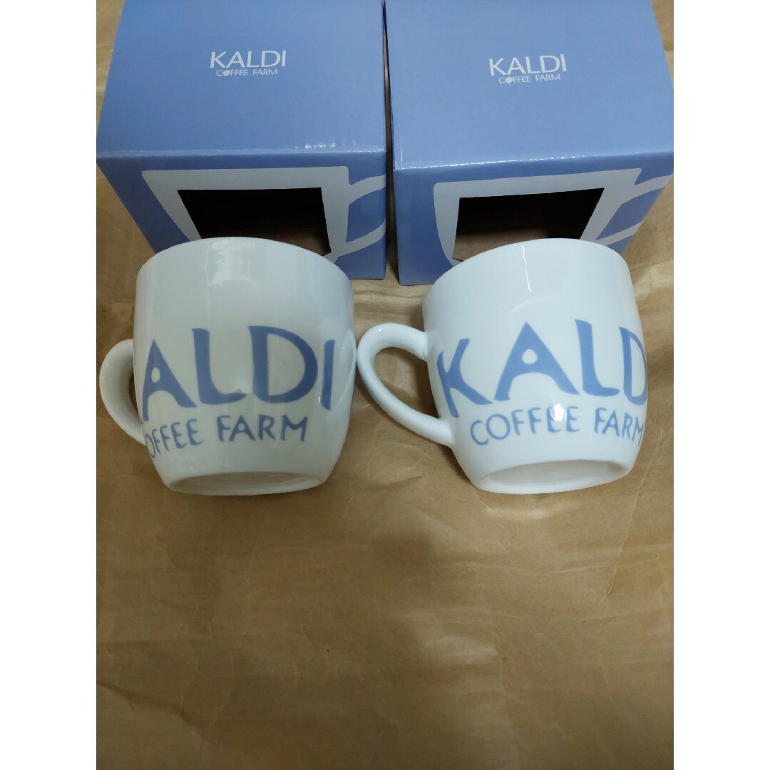 KALDI(カルディ)のカルディ マグカップ  2個 インテリア/住まい/日用品のキッチン/食器(グラス/カップ)の商品写真