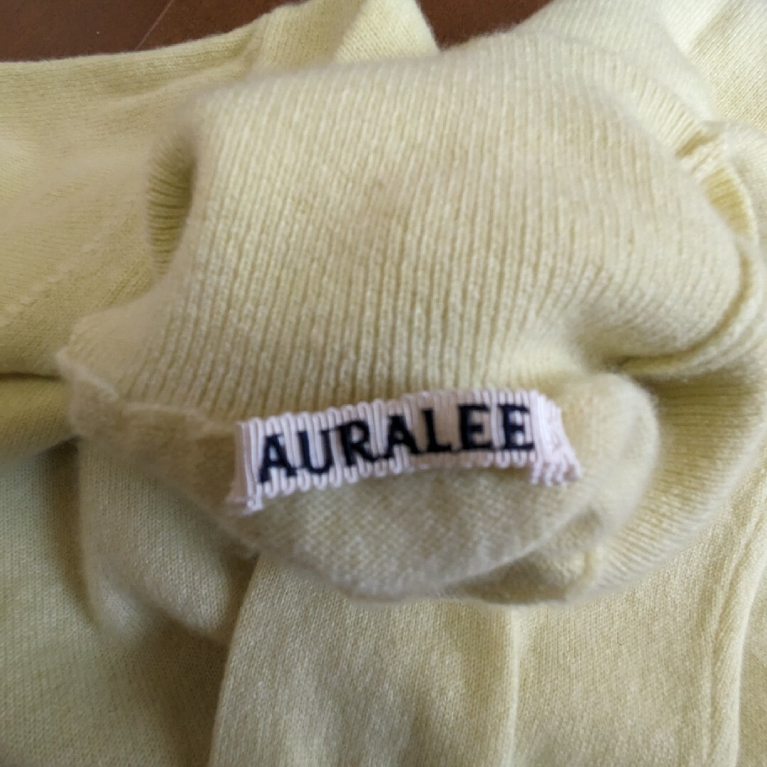 AURALEE(オーラリー)のAURALEEオーラリー　カシミヤニット新品 レディースのトップス(ニット/セーター)の商品写真