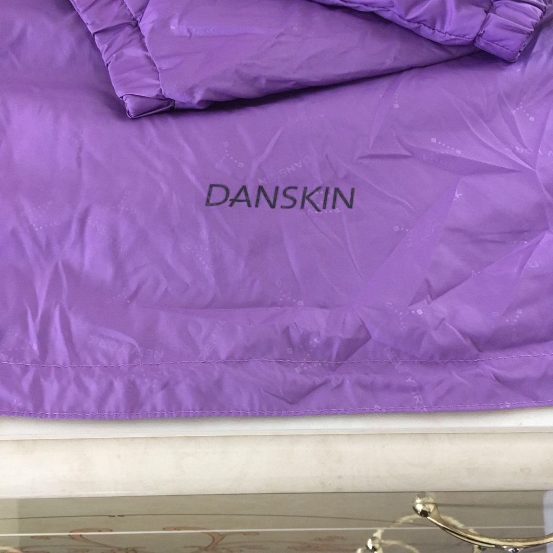 DANSKIN(ダンスキン)のDANSKIN ナイロンアウター♪ スポーツ/アウトドアのトレーニング/エクササイズ(ヨガ)の商品写真