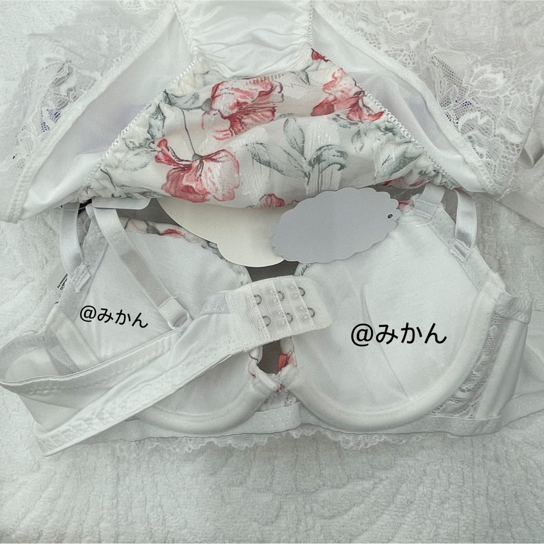 フェミニンフラワーシフォンブラショーツセット(ホワイト) レディースの下着/アンダーウェア(ブラ&ショーツセット)の商品写真