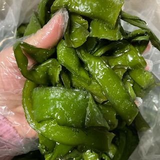 69.最新年度　塩蔵茎わかめ　徳島県産　ネコポス箱込み1kg(野菜)