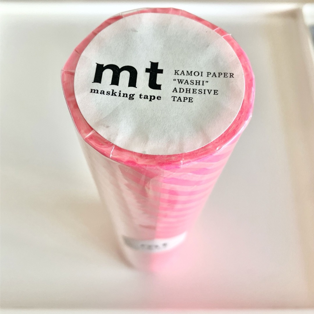 mt(エムティー)のmt CASA ストライプ ショッキングピンク 200mm×10m インテリア/住まい/日用品の文房具(テープ/マスキングテープ)の商品写真