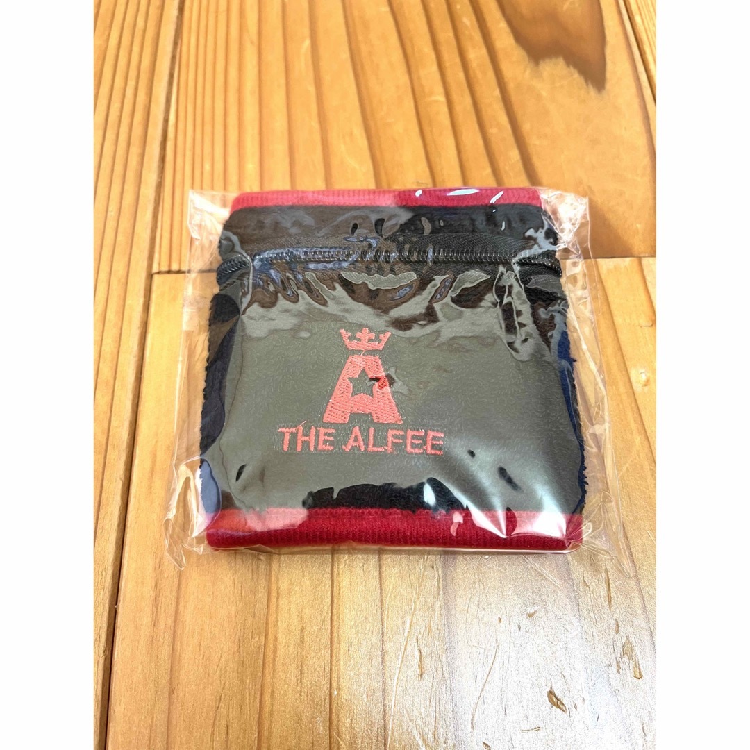 ALFEEパイルブレスレッド　刺繍ブレスレッドのおまけ付き エンタメ/ホビーのおもちゃ/ぬいぐるみ(キャラクターグッズ)の商品写真
