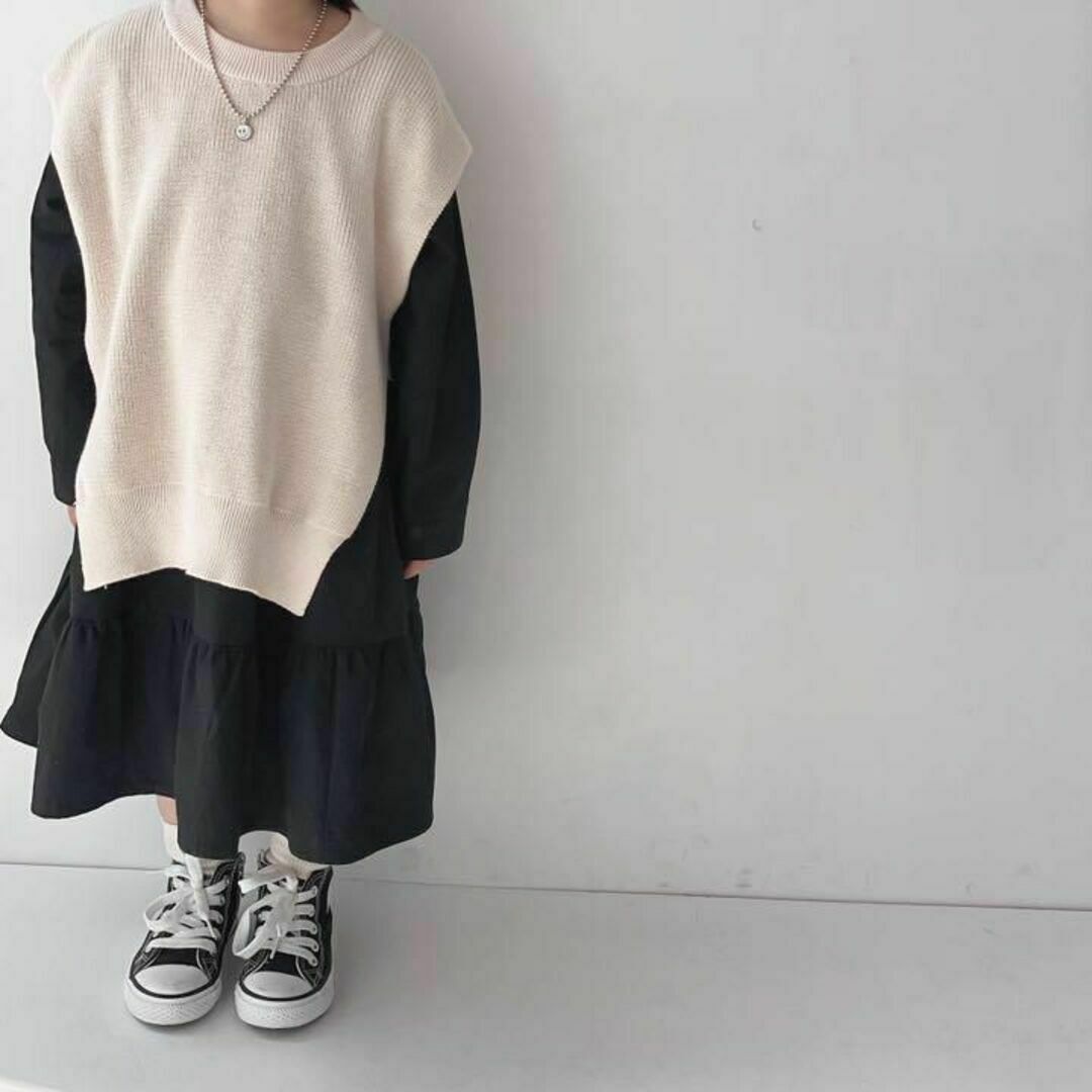 ニットベスト　ベージュ　110cm 韓国子供服　秋服　ジレ　新品 キッズ/ベビー/マタニティのキッズ服女の子用(90cm~)(ニット)の商品写真