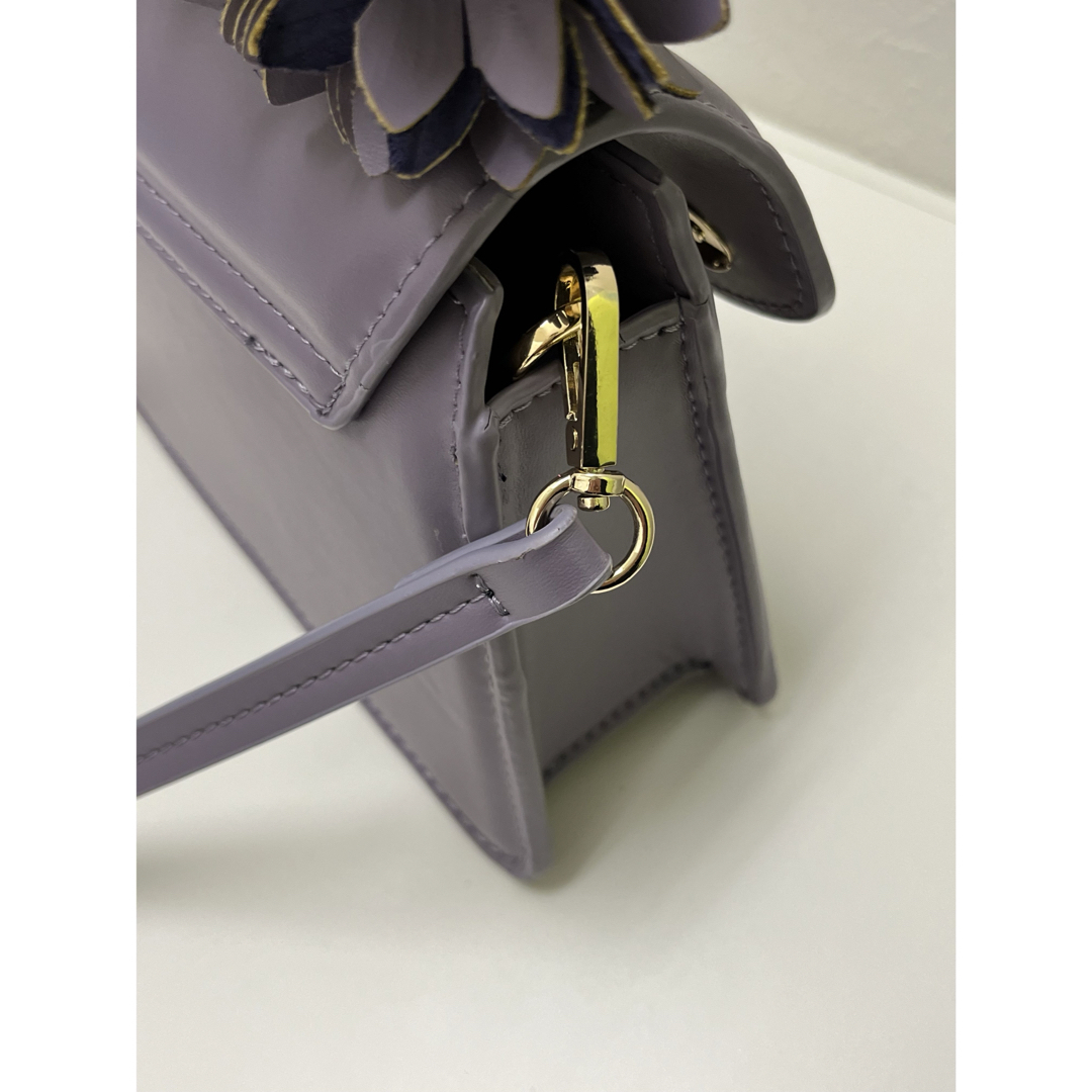 ZARA(ザラ)のザラ　2wayバッグ　ショルダーバッグ　フラワー　お花　ラベンダー　バイオレット レディースのバッグ(ショルダーバッグ)の商品写真