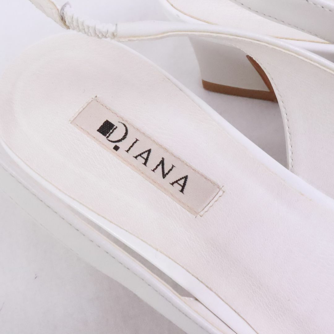 DIANA(ダイアナ)のDIANA　ダイアナ　バックストラップパンプス　白　24.5 レディースの靴/シューズ(ハイヒール/パンプス)の商品写真