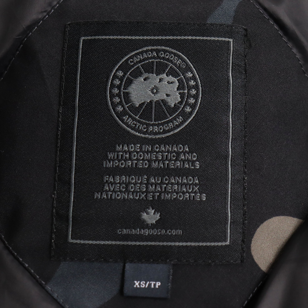 CANADA GOOSE(カナダグース)の美品 CANADA GOOSE カナダグース 3426MB CHATEAU PARKA ブラックレーベル コヨーテファー ロゴワッペン付 カモフラ フーデッド ダウンジャケット ブラック系 S～M相当 カナダ製 正規品 メンズ メンズのジャケット/アウター(ダウンジャケット)の商品写真