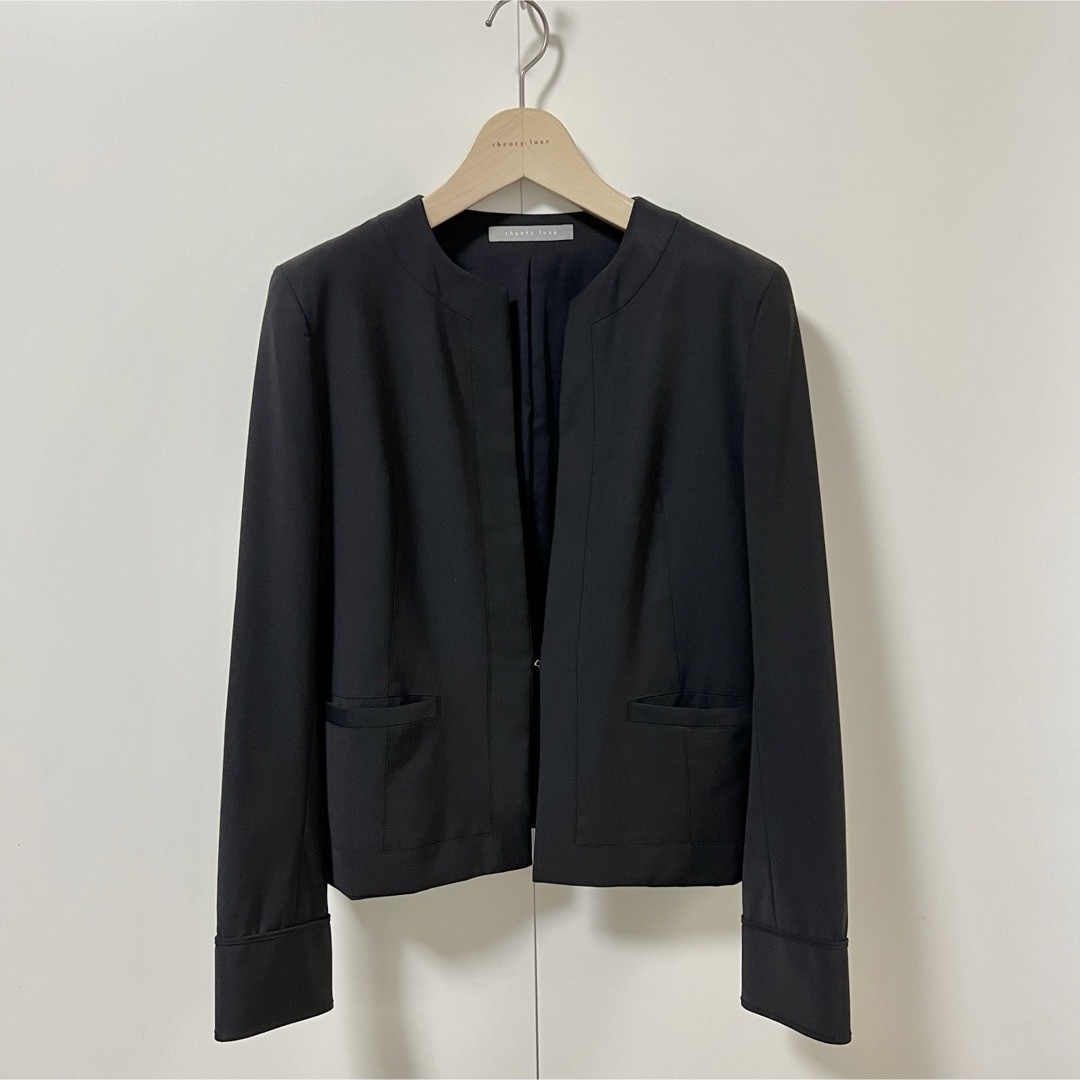 Theory luxe(セオリーリュクス)のtheory luxe Executive ノーカラージャケット 黒 44 レディースのジャケット/アウター(ノーカラージャケット)の商品写真