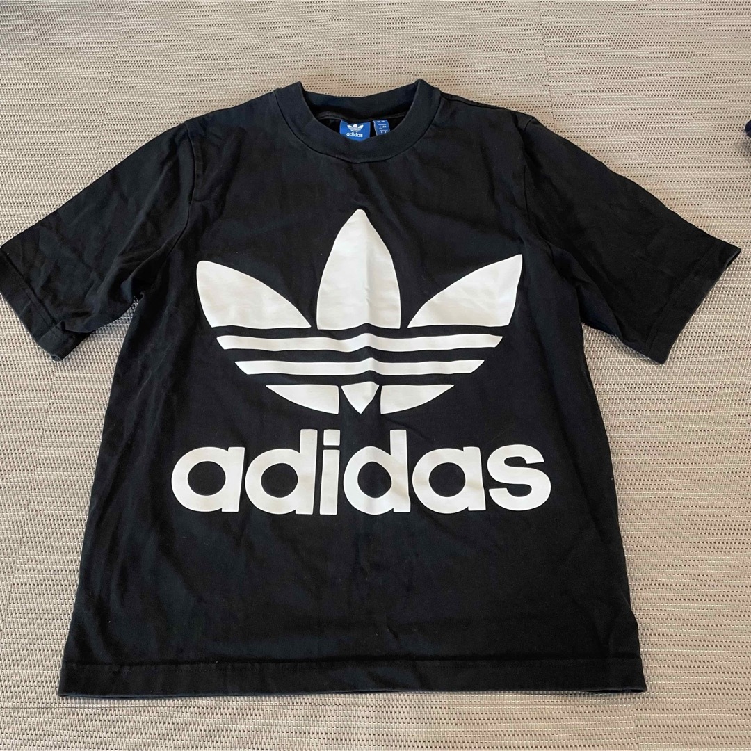 adidas(アディダス)のadidas originals Tシャツ ブラック ロゴ プリントTシャツ レディースのトップス(Tシャツ(半袖/袖なし))の商品写真