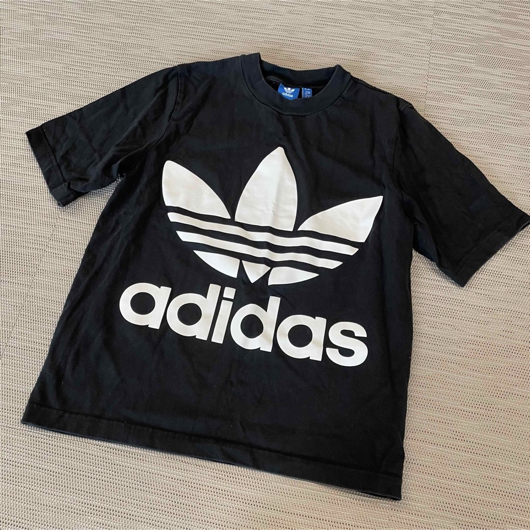 adidas(アディダス)のadidas originals Tシャツ ブラック ロゴ プリントTシャツ レディースのトップス(Tシャツ(半袖/袖なし))の商品写真