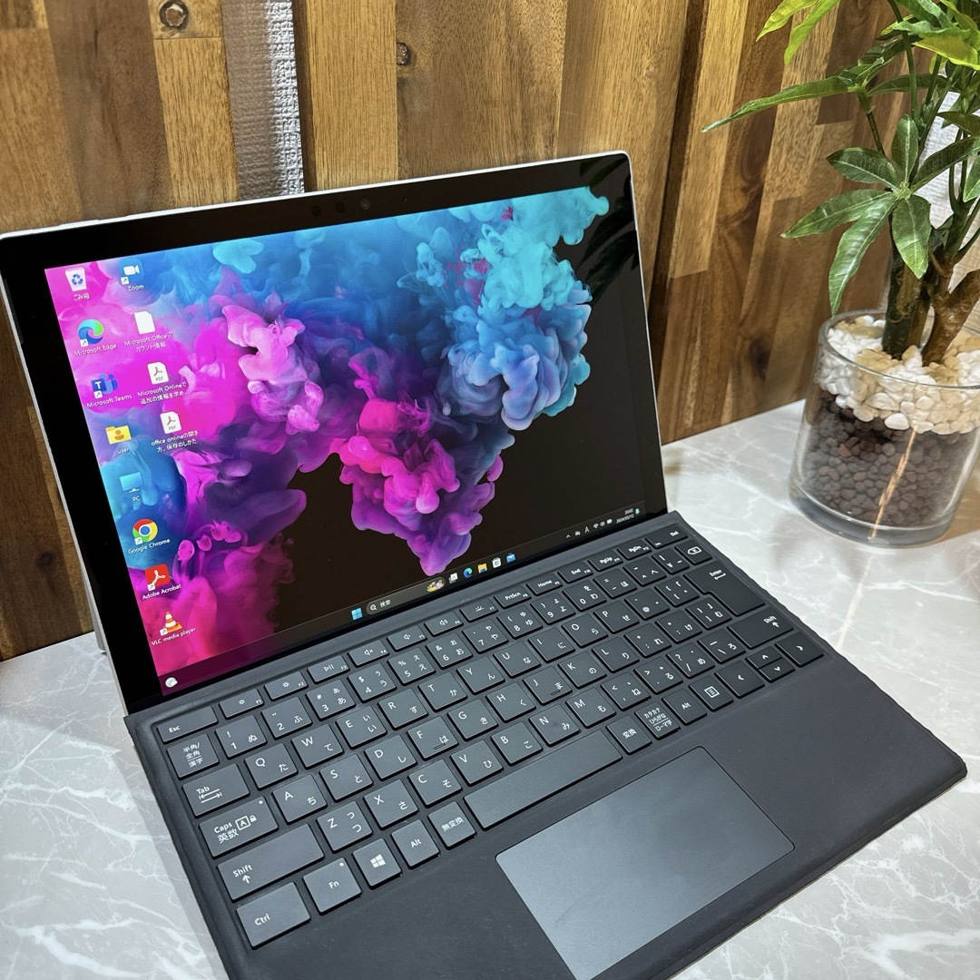 Microsoft(マイクロソフト)のSurface pro 6☘Corei5第8世代☘メモリ8GB/SSD128GB スマホ/家電/カメラのPC/タブレット(ノートPC)の商品写真