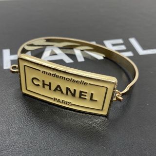 シャネル(CHANEL)の［正規品］CHANEL ロゴ バングル　ヴィンテージ(ブレスレット/バングル)