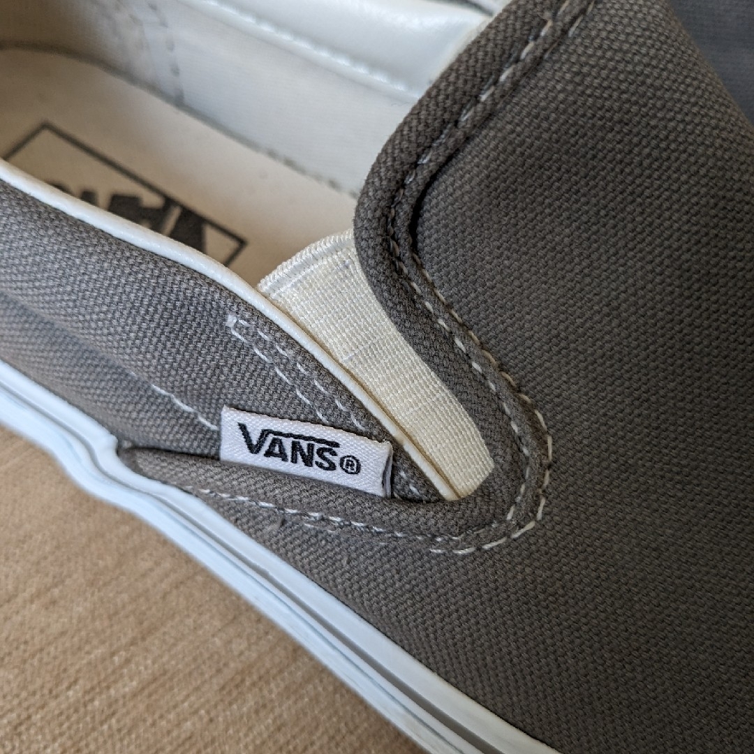 VANS(ヴァンズ)の㊳再値下げ❗❗VANS／スリッポンV98CLAチャコール／26cm メンズの靴/シューズ(スリッポン/モカシン)の商品写真