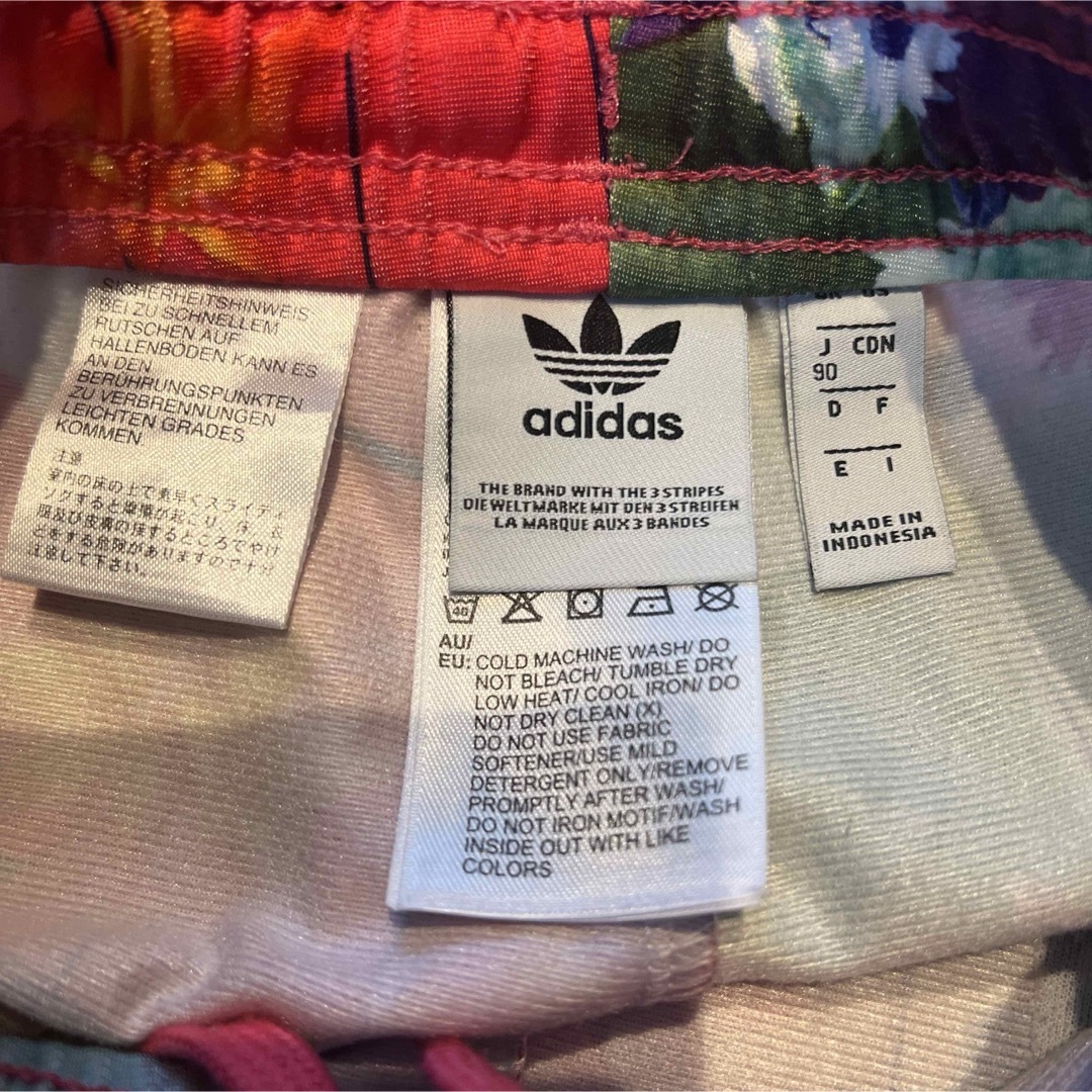 adidas(アディダス)のadidas キッズ　パンツ キッズ/ベビー/マタニティのキッズ服女の子用(90cm~)(パンツ/スパッツ)の商品写真