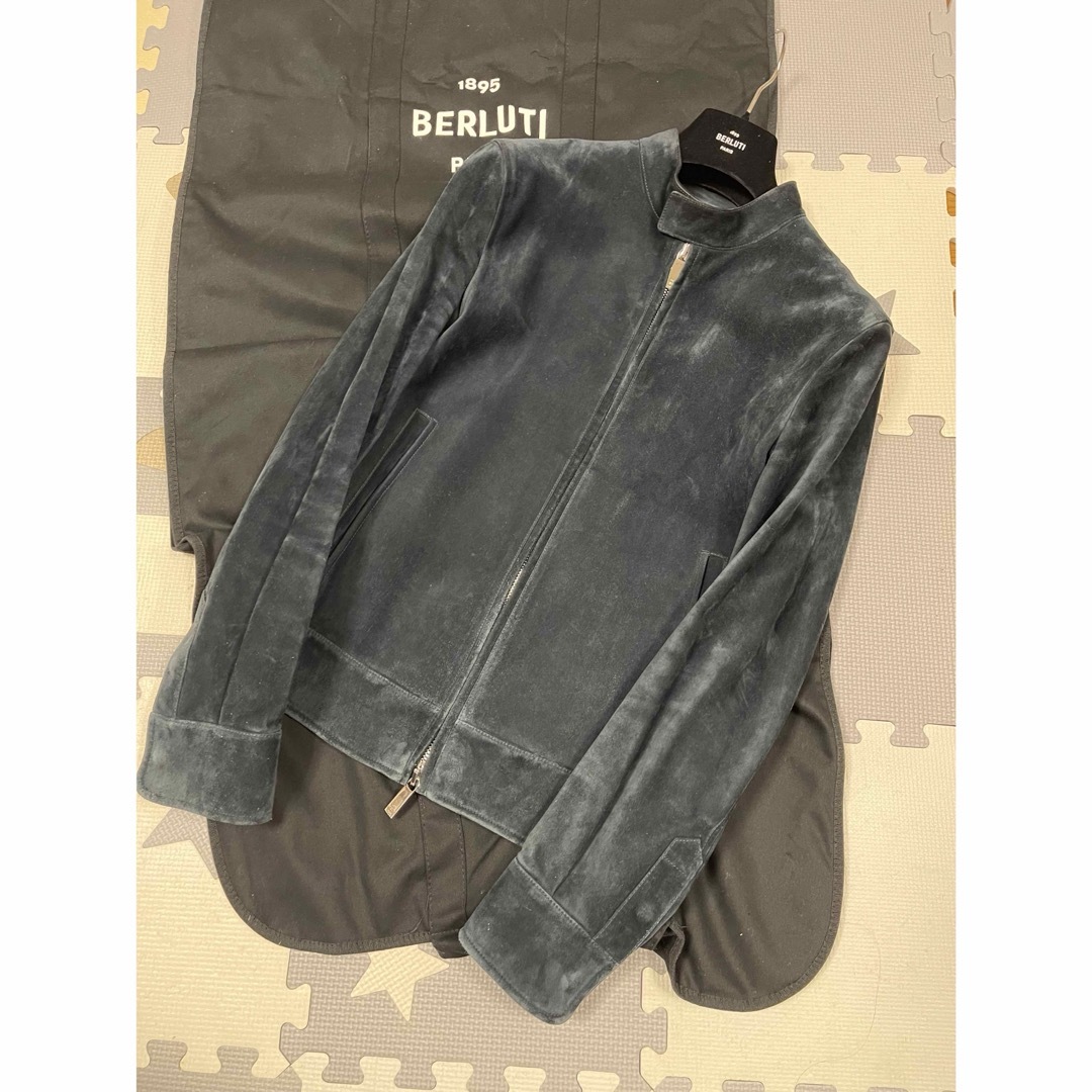 Berluti(ベルルッティ)の定価150万円ベルルッティヌバックレザーライダースジャケットberluti メンズのジャケット/アウター(レザージャケット)の商品写真