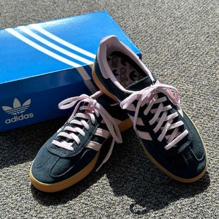 オリジナルス(Originals（adidas）)のadidas HANDBALL SPEZIAL W's 24cm 新品(スニーカー)