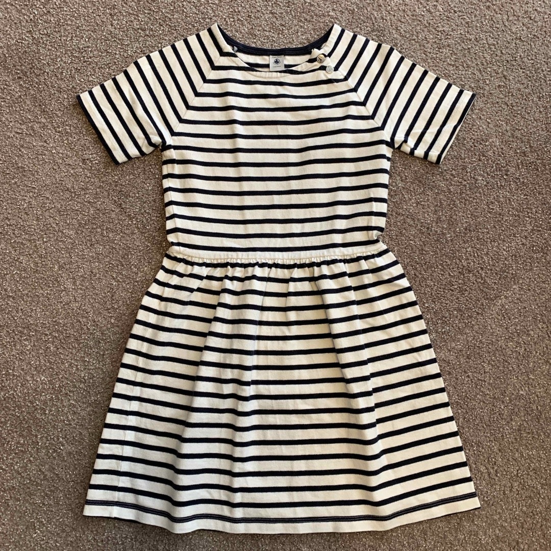 PETIT BATEAU(プチバトー)のプチバトー　ボーダーワンピース　12a キッズ/ベビー/マタニティのキッズ服女の子用(90cm~)(ワンピース)の商品写真