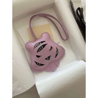 Hermes - エルメス チャーム ロック レア 新品 の通販|ラクマ Hermes - エルメス チャーム ロック レア 新品 の通販|ラクマ