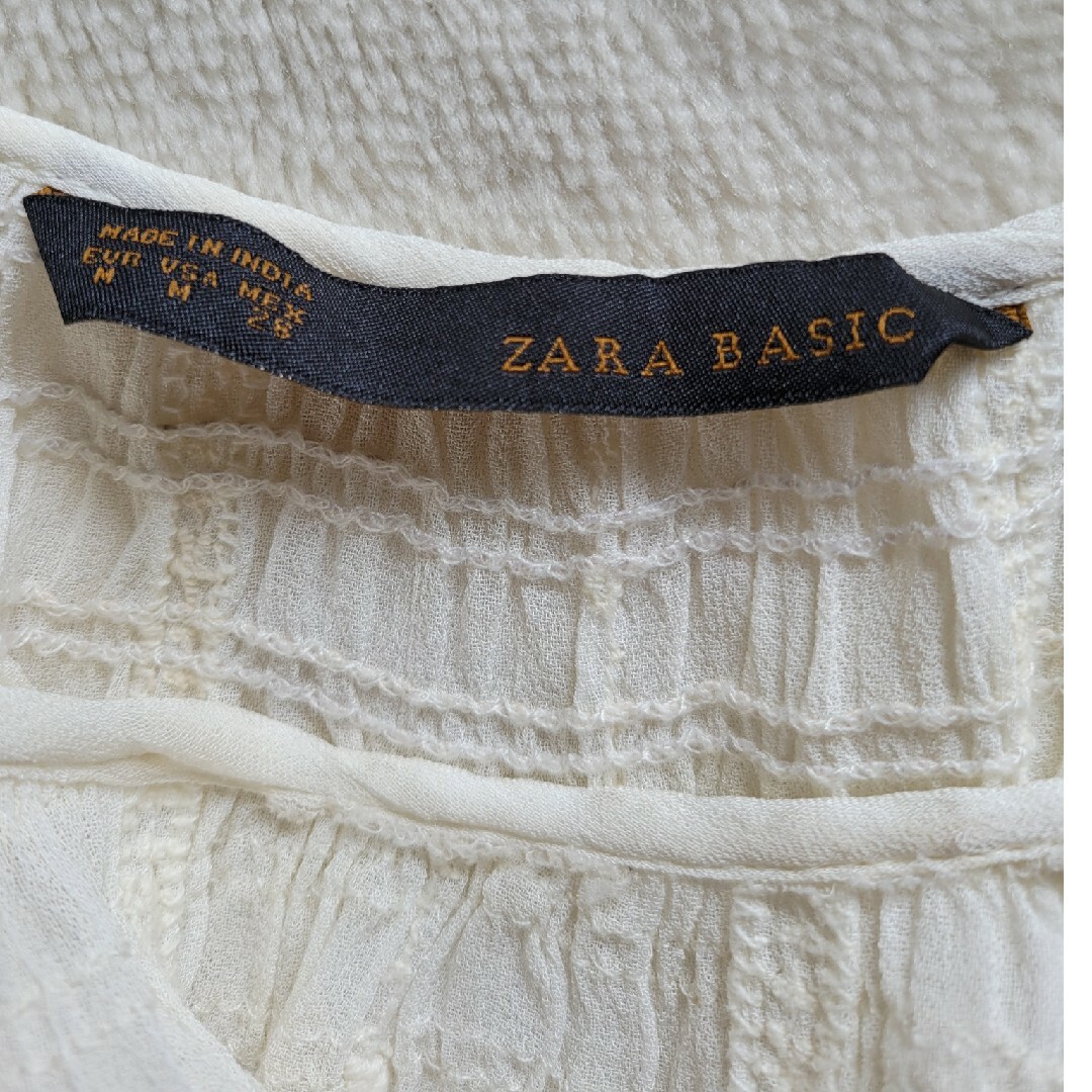 ZARA(ザラ)のZARA BASIC 刺繍 ふんわり 長袖トップス レディースのトップス(シャツ/ブラウス(長袖/七分))の商品写真