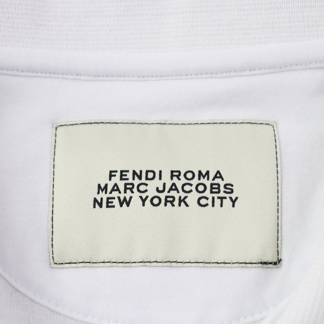 FENDI(フェンディ)の美品 FENDI フェンディ MARC JACOBS マークジェイコブス 2022年製 FY1130 パイル地 ロゴエンボス スキッパー 半袖ポロシャツ ホワイト XL イタリア製 正規品 メンズ メンズのトップス(ポロシャツ)の商品写真