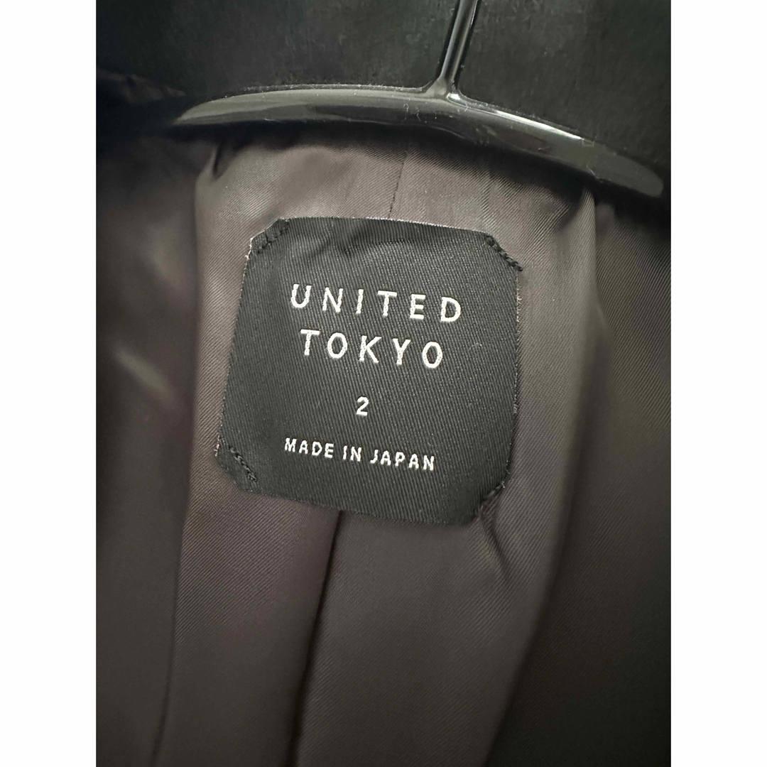 UNITED TOKYO(ユナイテッドトウキョウ)のunited tokyo レイルボクシーブレストコート　チェスターコート　美品 レディースのジャケット/アウター(チェスターコート)の商品写真
