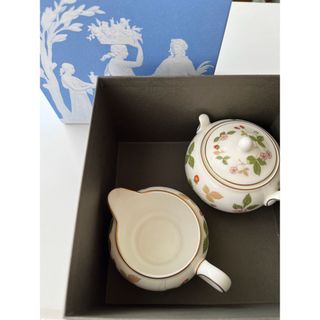 ウェッジウッド(WEDGWOOD)のウエッジウッド　ワイルドストロベリー　シュガーポットア＆クリーマーセット(食器)