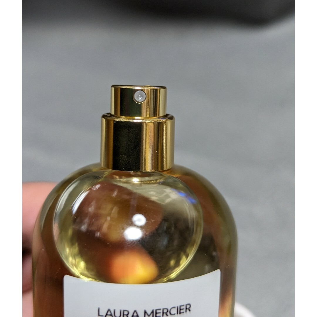 laura mercier(ローラメルシエ)の希少美品ローラメルシエオードパルファムアーモンドココナッツ50ml コスメ/美容の香水(香水(女性用))の商品写真