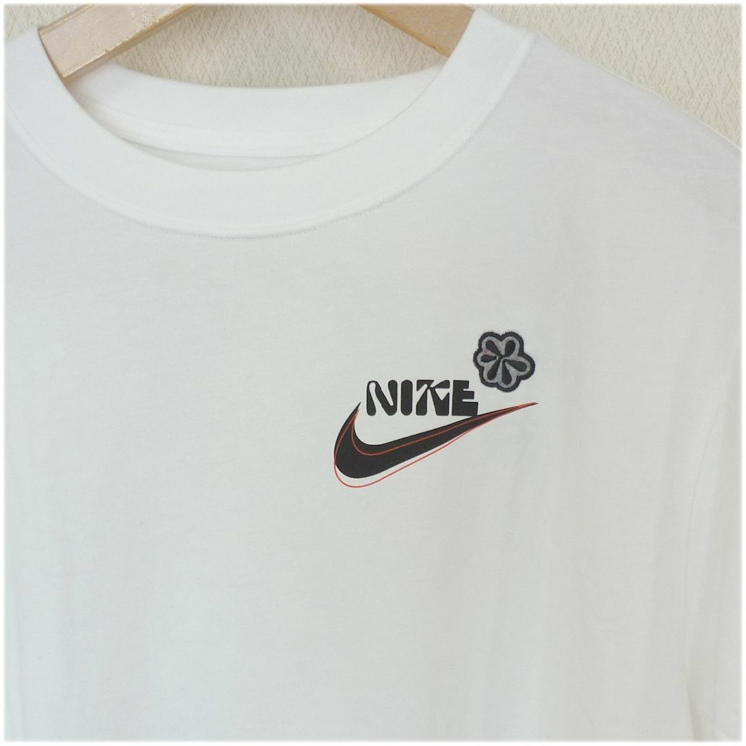 NIKE(ナイキ)の新品未使用(レディースL)ナイキ 白バクプリ半袖Tシャツ/ゆったりフィット レディースのトップス(Tシャツ(半袖/袖なし))の商品写真