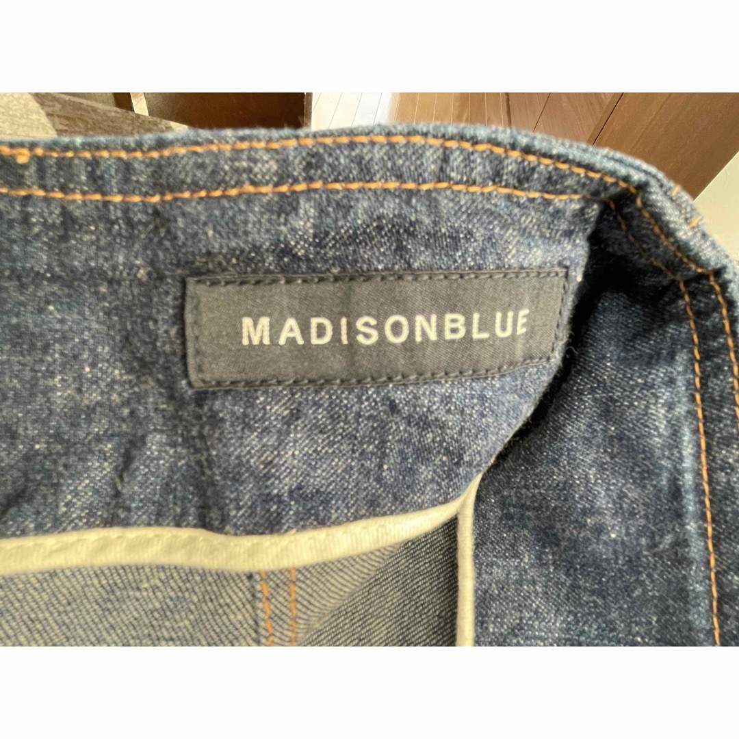 MADISONBLUE(マディソンブルー)のデニムスカート　MADISON BLUE レディースのスカート(ひざ丈スカート)の商品写真