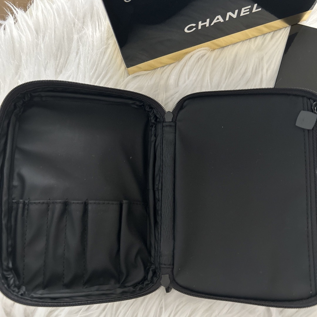 CHANEL(シャネル)のCHANELメイクアップブラシポーチ コスメ/美容のキット/セット(コフレ/メイクアップセット)の商品写真