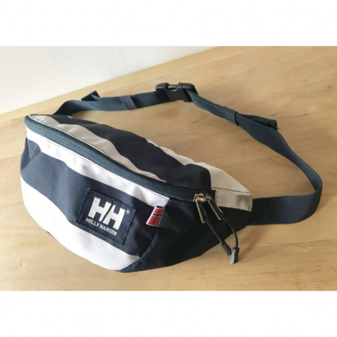 HELLY HANSEN(ヘリーハンセン)のHELLY HANSEN ウエストポーチ カラー　ホワイト/ネイビー メンズのバッグ(ウエストポーチ)の商品写真