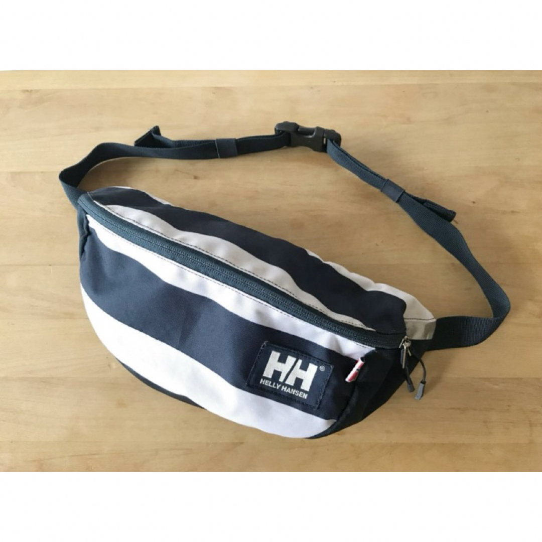 HELLY HANSEN(ヘリーハンセン)のHELLY HANSEN ウエストポーチ カラー　ホワイト/ネイビー メンズのバッグ(ウエストポーチ)の商品写真