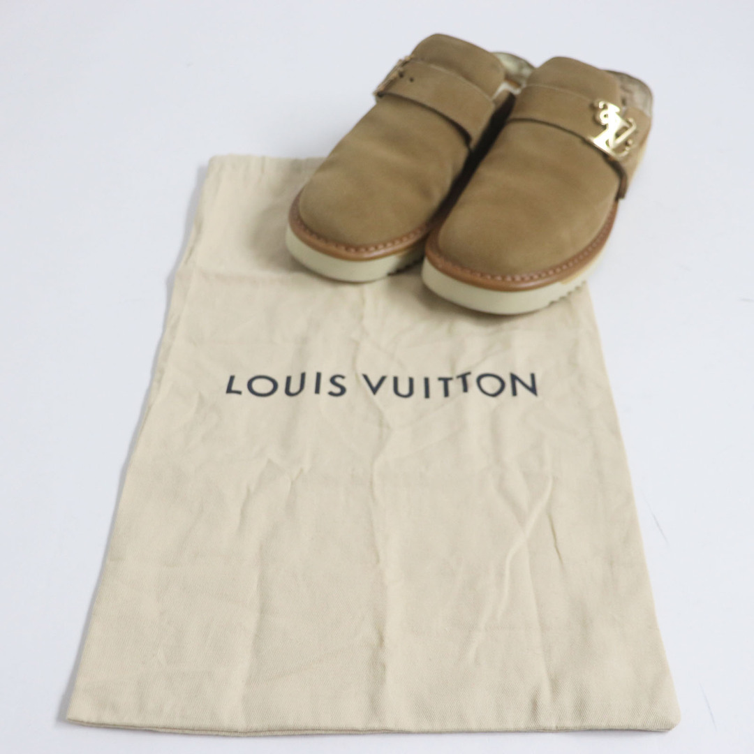 LOUIS VUITTON(ルイヴィトン)の美品 LOUIS VUITTON ルイヴィトン NIGO 2020年製 LVコージーライン ムートン LVロゴ金具 サンダル ミュール ブラウン 7 保存袋付き イタリア製 メンズ メンズの靴/シューズ(サンダル)の商品写真