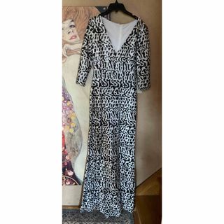 タダシショウジ(TADASHI SHOJI)の新品 USAロングドレス  DFA BEADED B/W  M(ロングドレス)