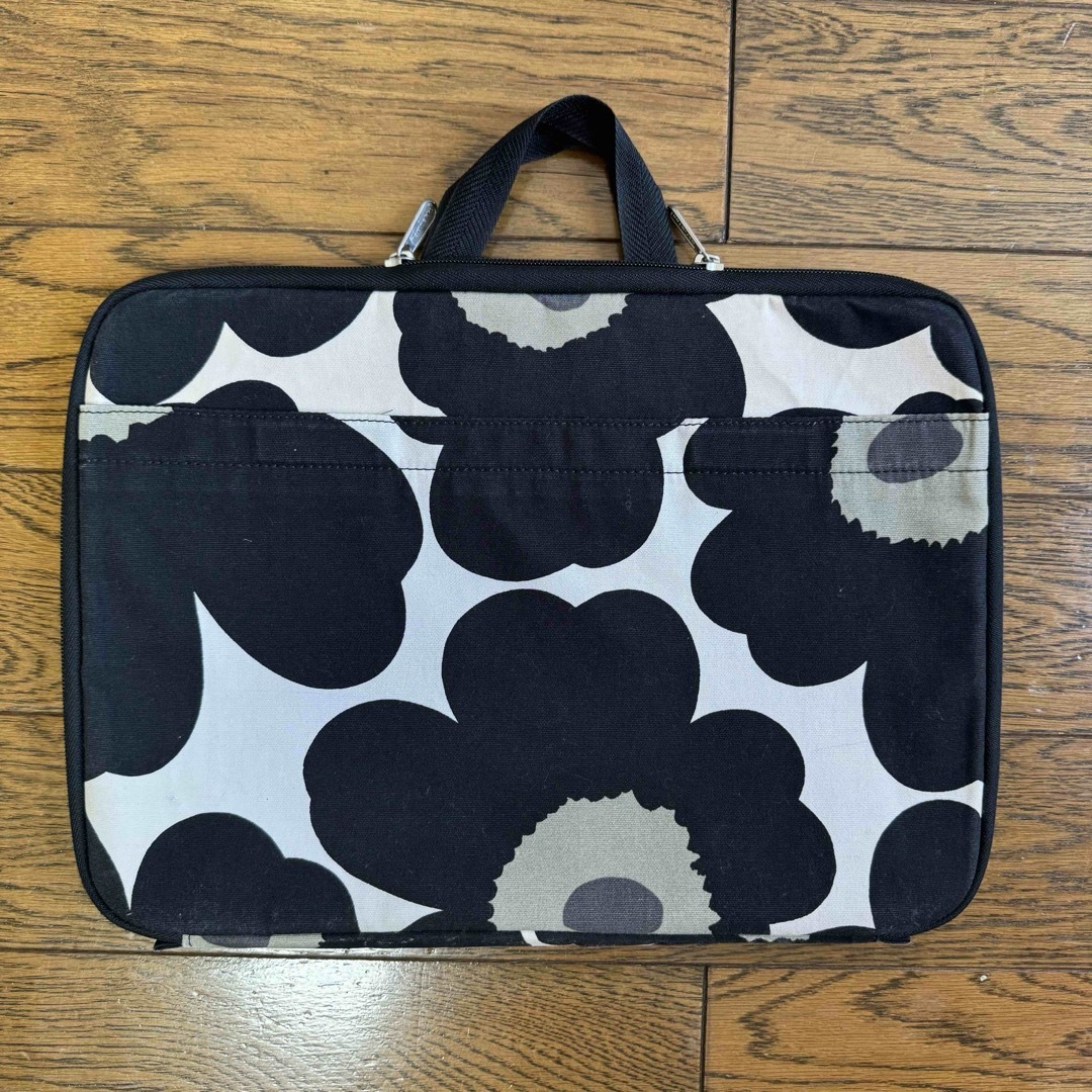 marimekko(マリメッコ)のマリメッコ　pcケース　パソコンケース スマホ/家電/カメラのPC/タブレット(その他)の商品写真