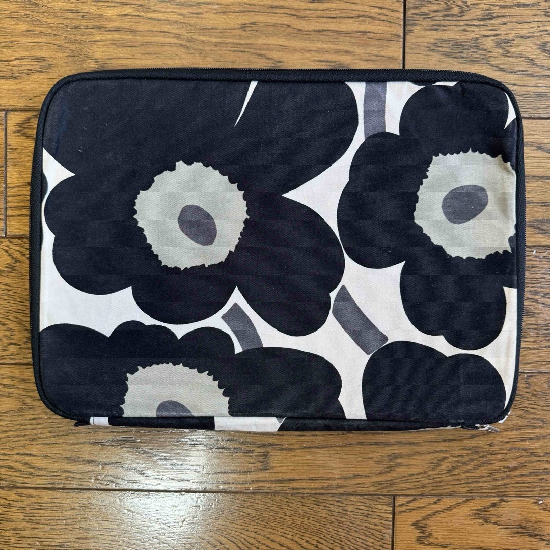 marimekko(マリメッコ)のマリメッコ　pcケース　パソコンケース スマホ/家電/カメラのPC/タブレット(その他)の商品写真