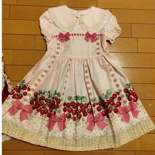 シャーリーテンプル(Shirley Temple)の新品シャーリーテンプル120 限定チェリーバスケットワンピース　ピンク(ワンピース)