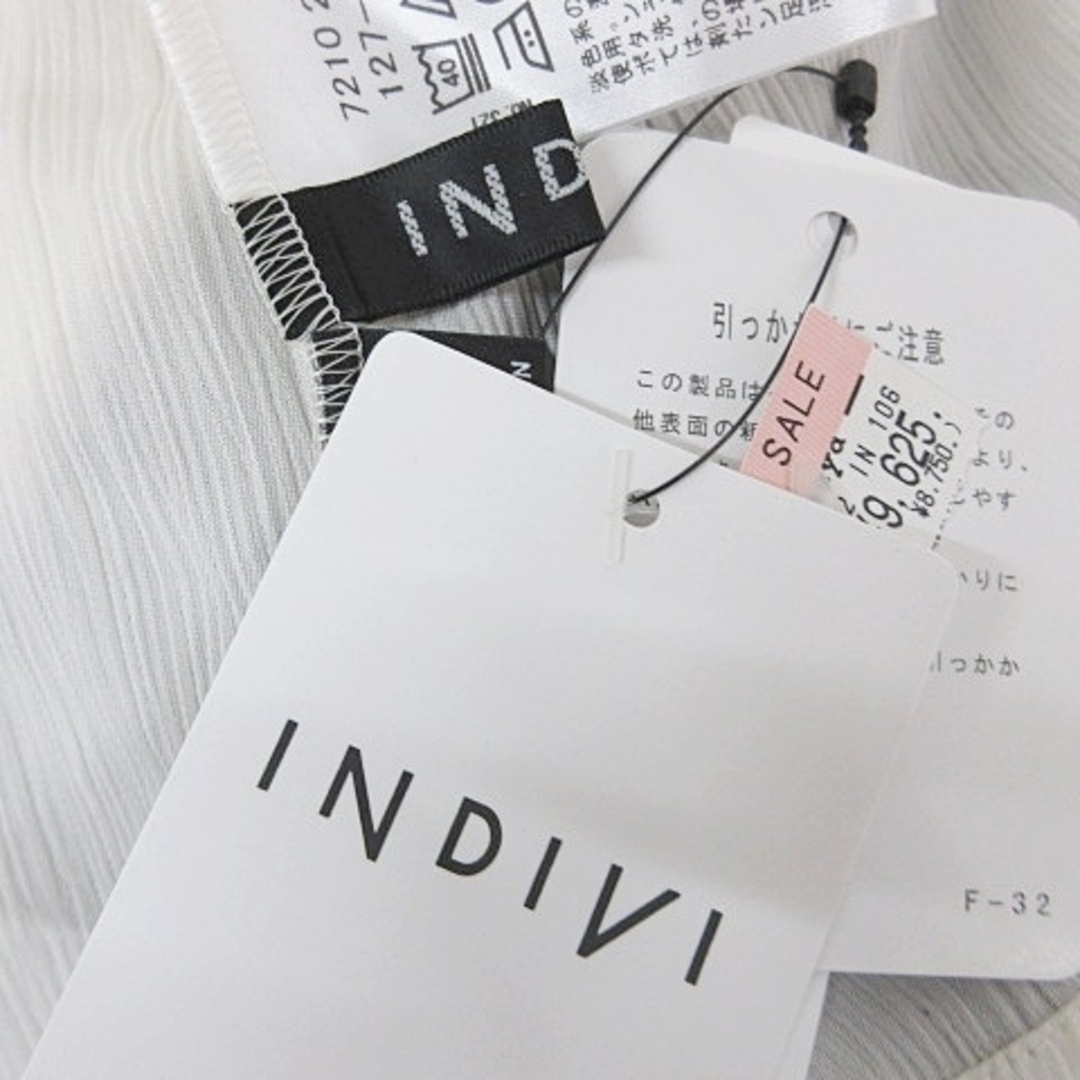 INDIVI(インディヴィ)のINDIVI ブラウス プルオーバー 五分袖 丸首 アイボリー 38 レディースのトップス(その他)の商品写真