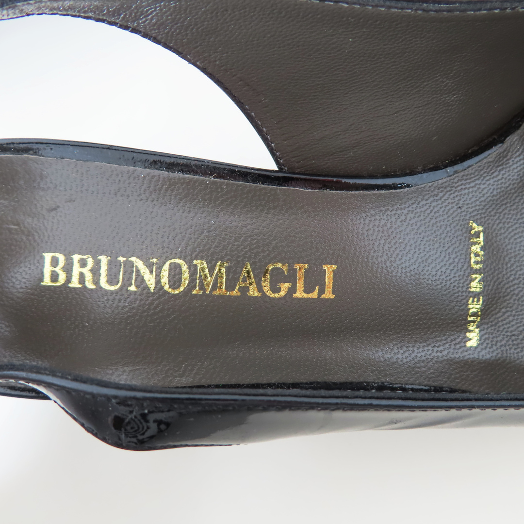 BRUNOMAGLI(ブルーノマリ)のK03 BRUNOMAGLI ブルーノマリ ポインテッドトゥ バックストラップ エナメル パンプス 34 ブラック レディースの靴/シューズ(ハイヒール/パンプス)の商品写真