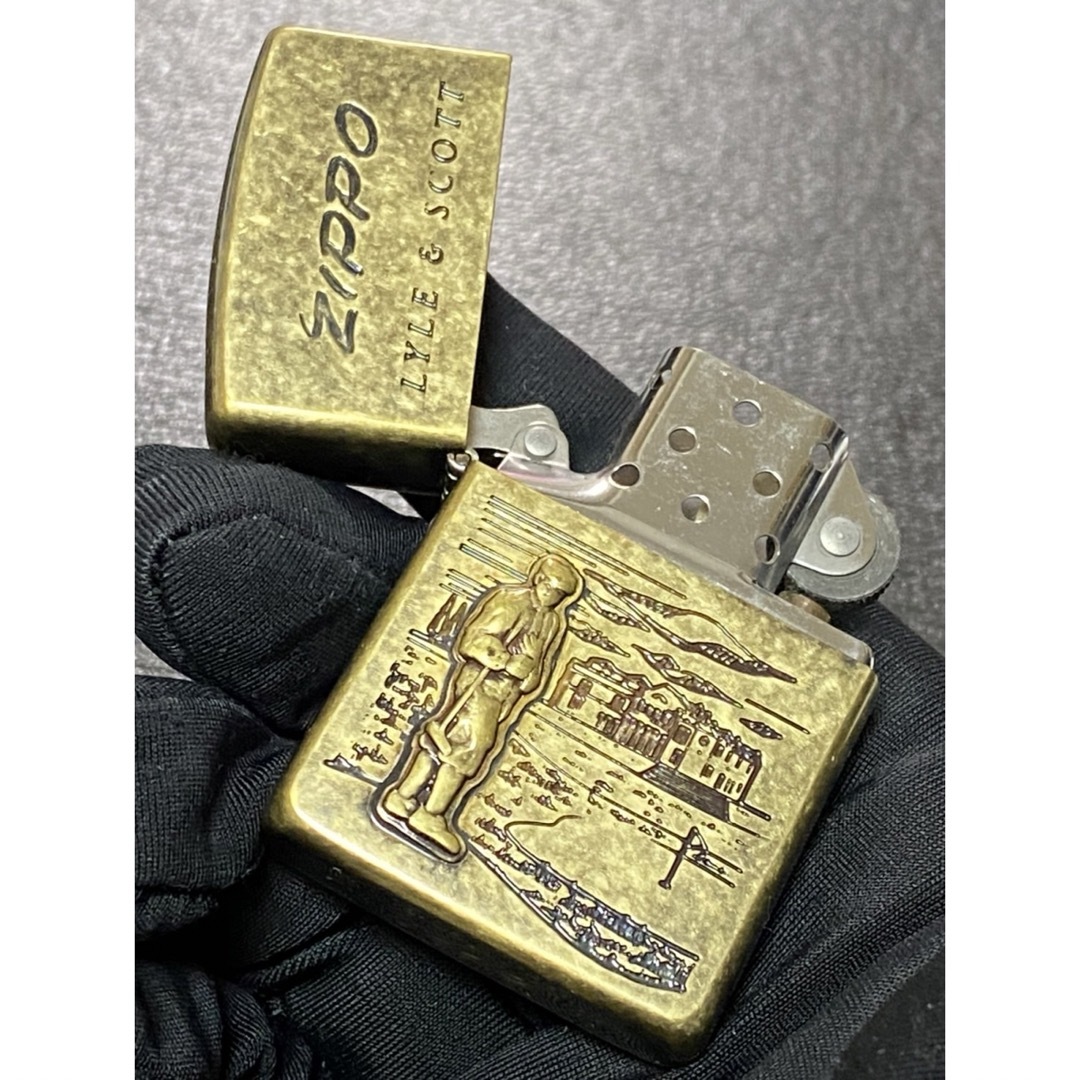 zippo LYLE&SCOTT 筆記体 ゴールド 立体メタル 1991年製 メンズのメンズ その他(その他)の商品写真