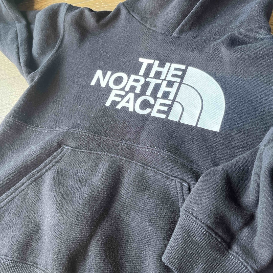 THE NORTH FACE(ザノースフェイス)のTHE NORTH FACE パーカー 130cm  裏起毛  キッズ/ベビー/マタニティのキッズ服男の子用(90cm~)(ジャケット/上着)の商品写真