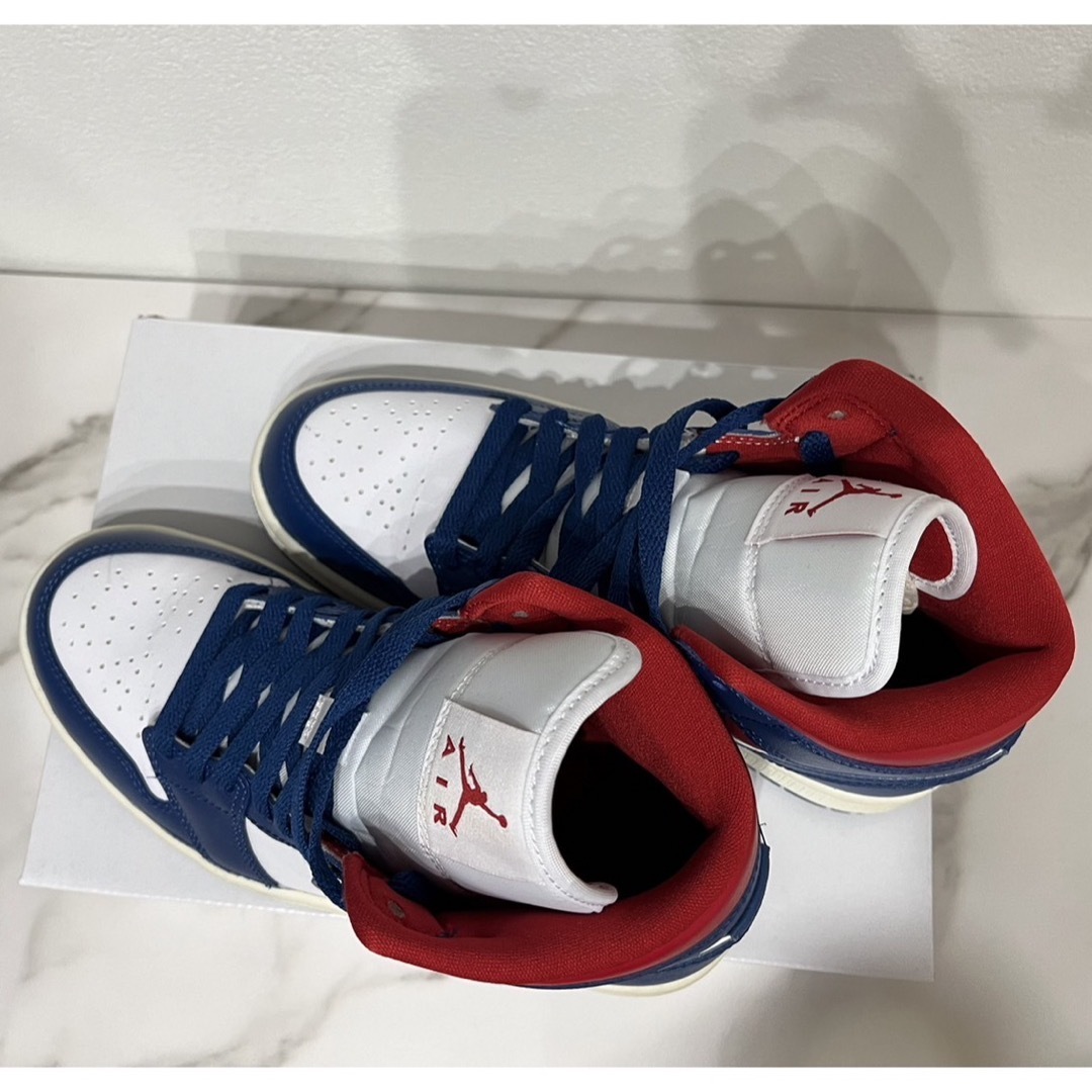 Jordan Brand（NIKE）(ジョーダン)の値下げ‼️NIKEエアジョーダン1 ミッド"フレンチブルー"  レディースの靴/シューズ(スニーカー)の商品写真