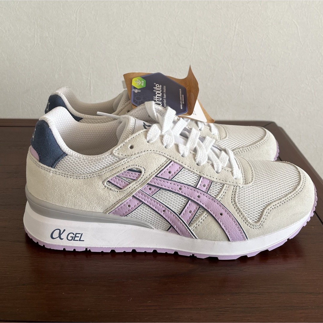 asics(アシックス)の新品　アシックス　スニーカー　天然皮革  レディース　23 レディースの靴/シューズ(スニーカー)の商品写真