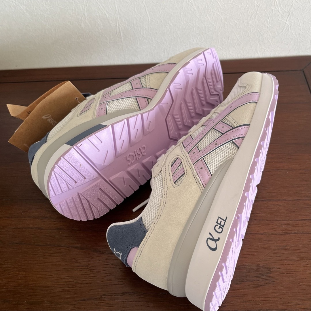 asics(アシックス)の新品　アシックス　スニーカー　天然皮革  レディース　23 レディースの靴/シューズ(スニーカー)の商品写真