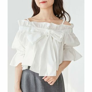 マジェスティックレゴン(MAJESTIC LEGON)の【アイボリー】ビッグリボンオフショルブラウス(シャツ/ブラウス(長袖/七分))