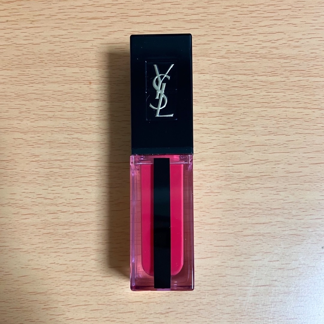 Yves Saint Laurent Beaute(イヴサンローランボーテ)のYSL ルージュ ピュールクチュール ヴェルニ ウォーターステイン 608 コスメ/美容のベースメイク/化粧品(リップグロス)の商品写真