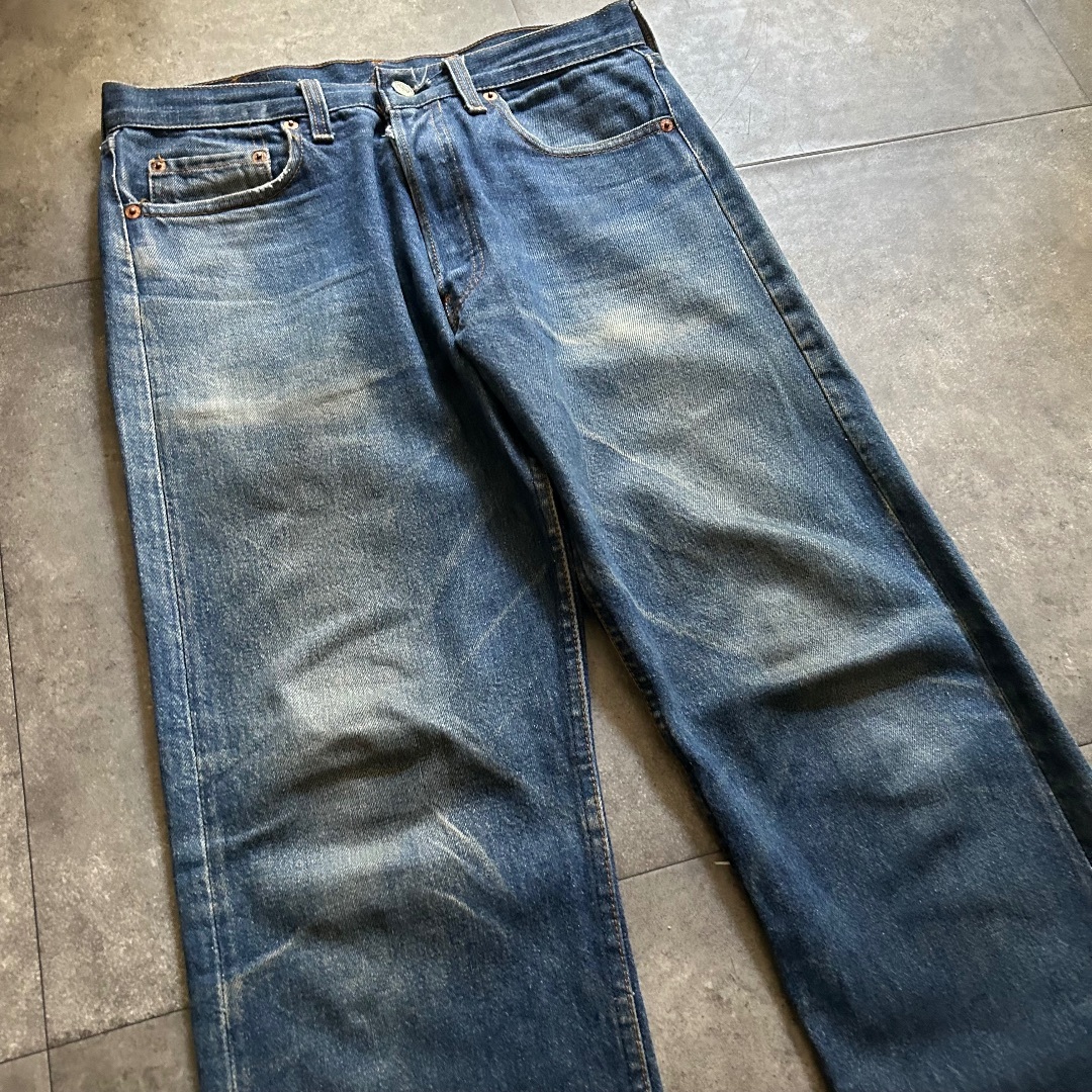 Levi's(リーバイス)の80s リーバイス501 USA製 31×34 濃紺 ヒゲ/ハチノス メンズのパンツ(デニム/ジーンズ)の商品写真