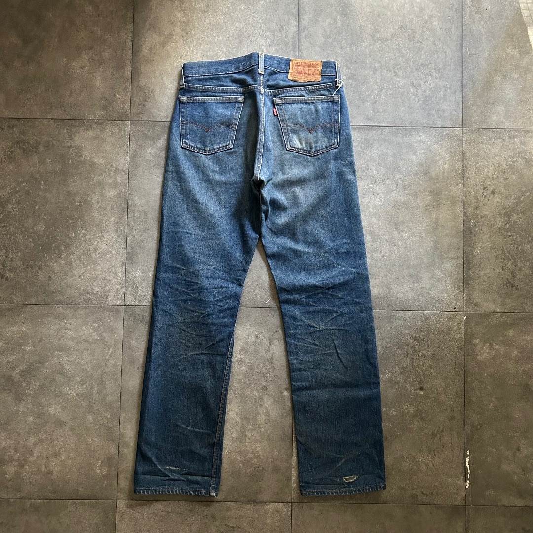 Levi's(リーバイス)の80s リーバイス501 USA製 31×34 濃紺 ヒゲ/ハチノス メンズのパンツ(デニム/ジーンズ)の商品写真