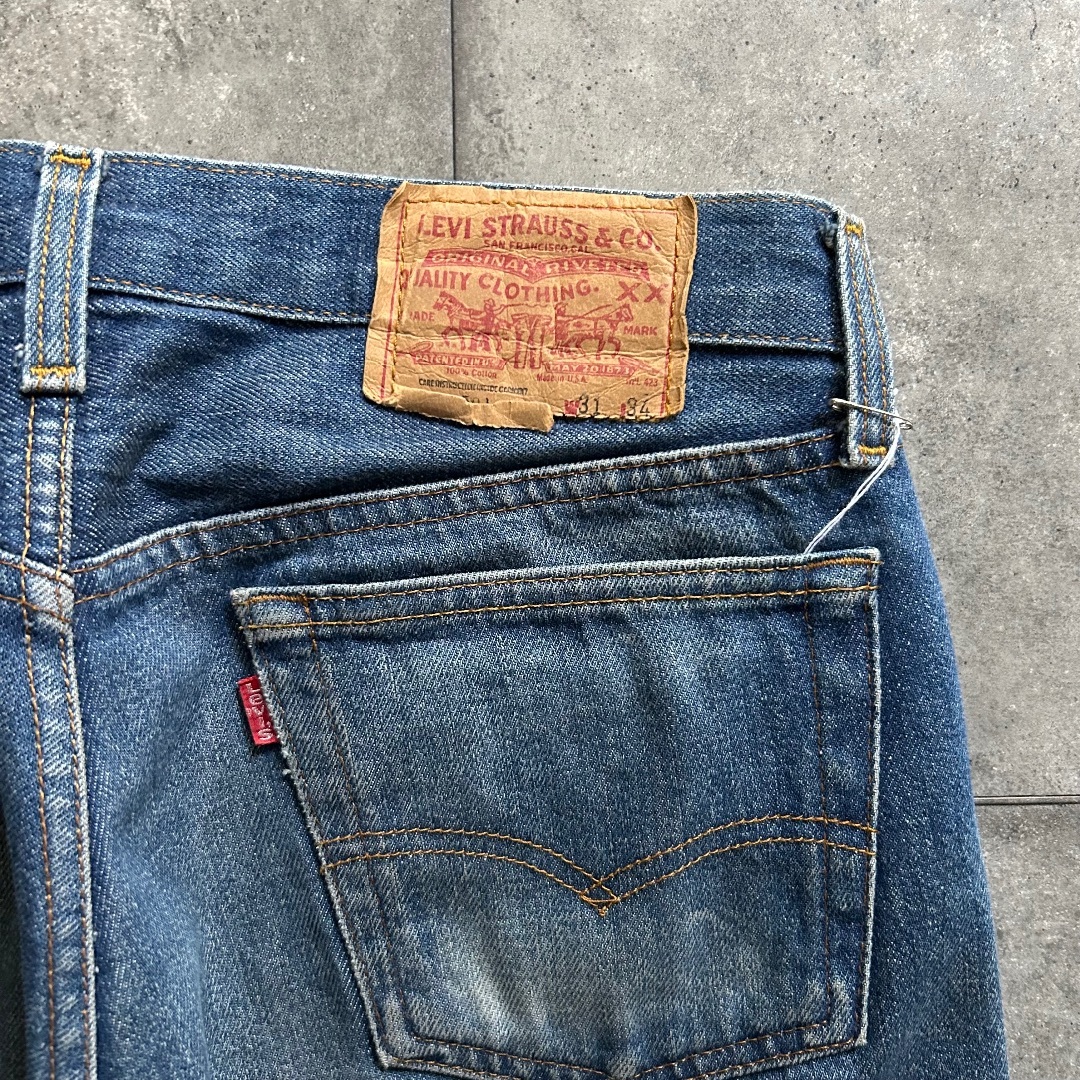 Levi's - 80s リーバイス501 USA製 31×34 濃紺 ヒゲ/ハチノスの Levi's - 80s リーバイス501 USA製 31×34 濃紺 ヒゲ/ハチノスの